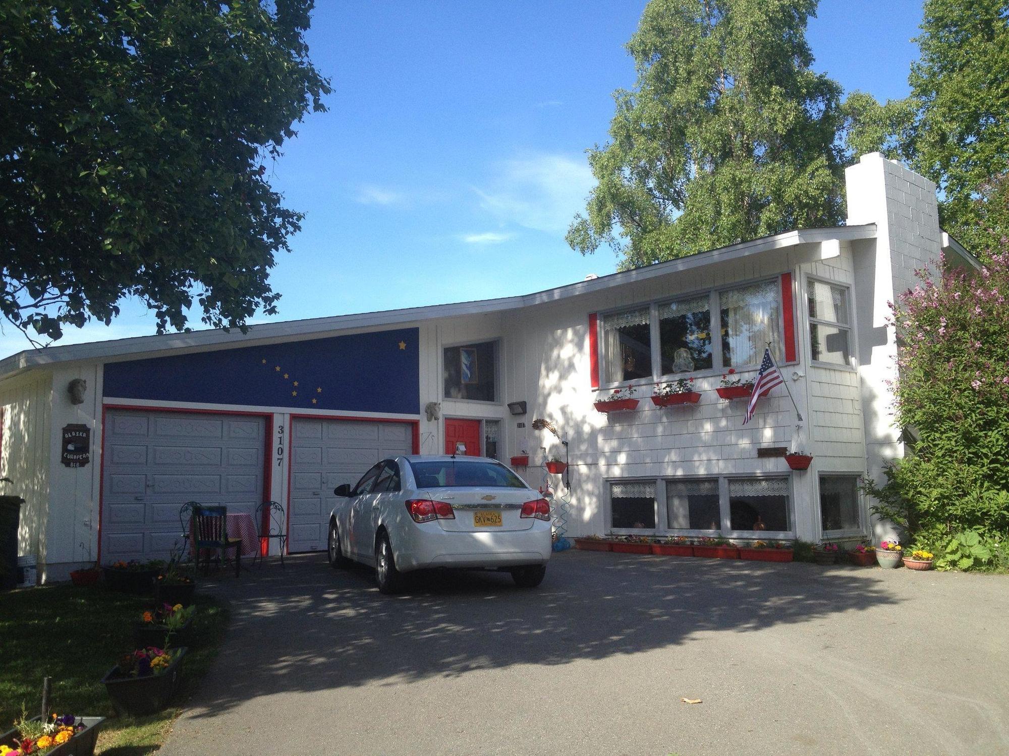 Alaska European Bed & Breakfast アンカレッジ エクステリア 写真