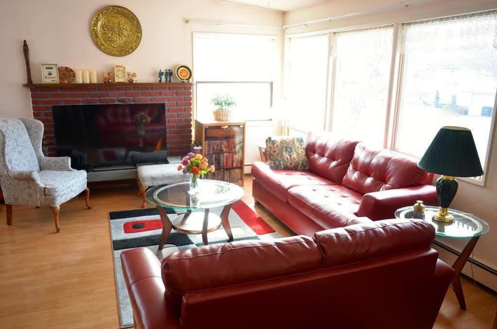 Alaska European Bed & Breakfast アンカレッジ エクステリア 写真